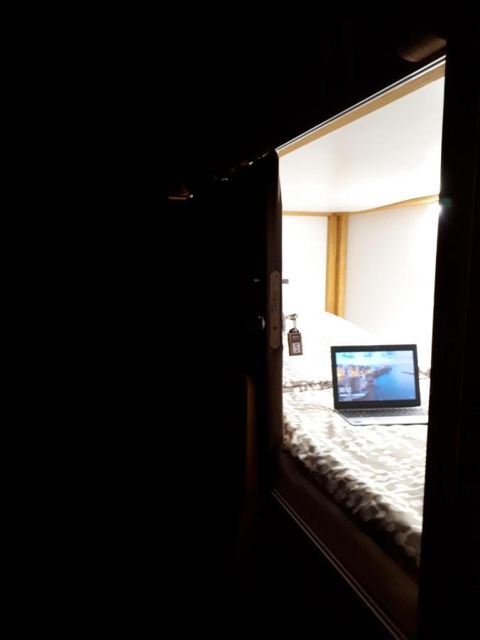 Hostel Railway Любляна Екстериор снимка
