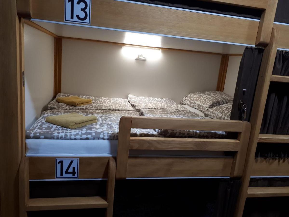 Hostel Railway Любляна Екстериор снимка